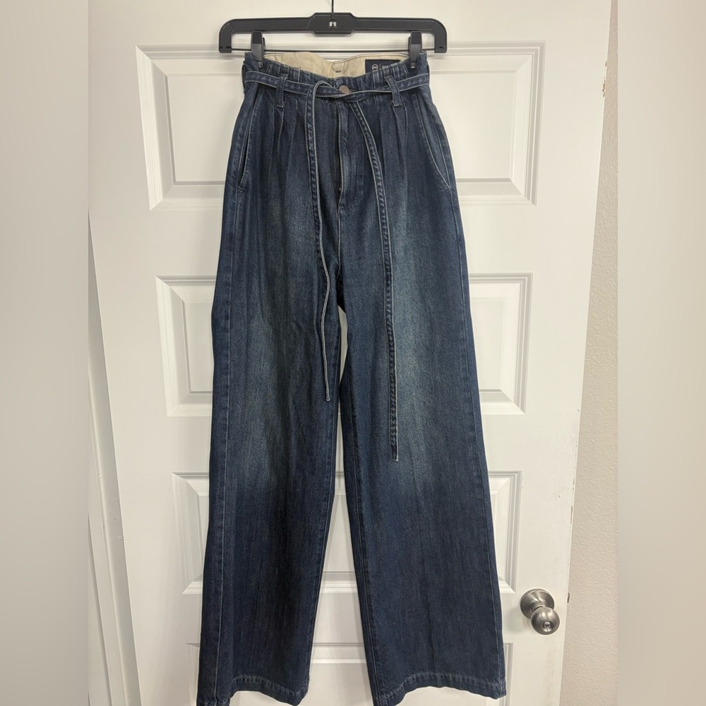 AG BELTED DEVEN HIGHRISE ULTRA WIDE LEG 
Never worn